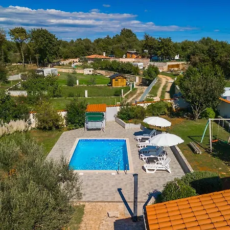 Holiday home Viola Krnica