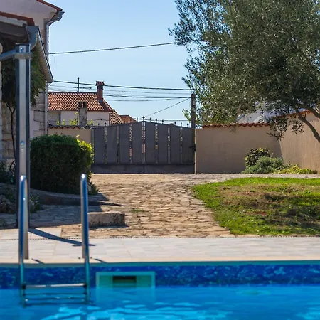 Holiday home Viola Krnica