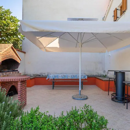 Holiday home Viola Krnica