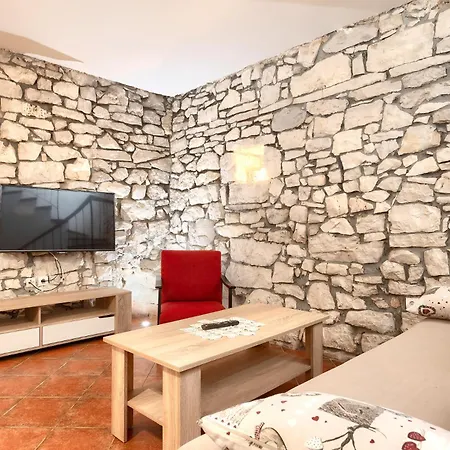 Holiday home Viola *