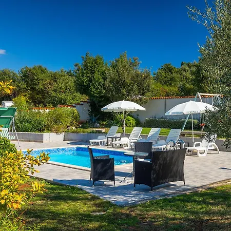 Viola Villa