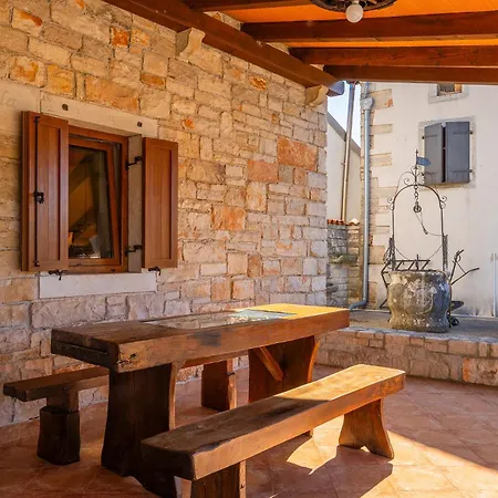 Viola Villa *