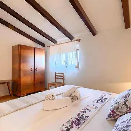 Viola Villa *