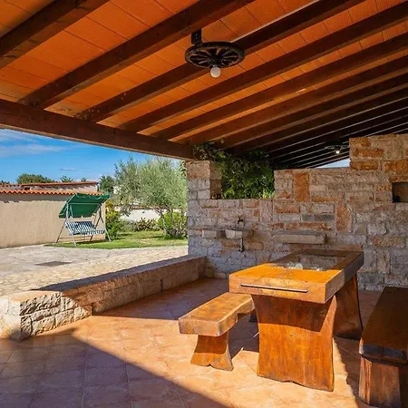 Viola Villa